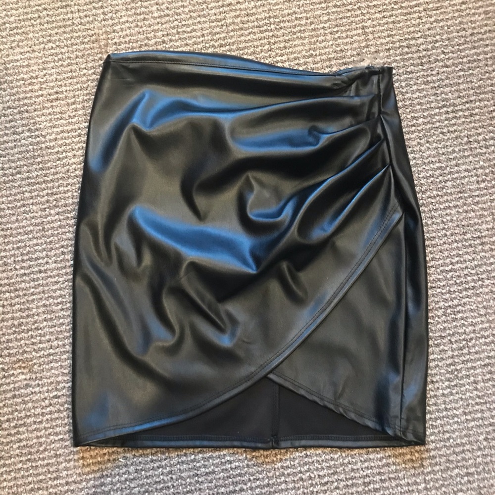 Faux leather mini skirt